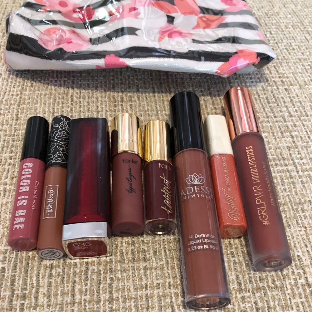 🎉2 for $10🎉 Lip bundle with bag!